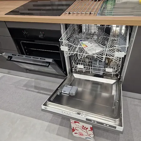 Beautiful, Comfortable, And Brand New! Apartment *